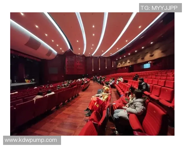 不打隔夜架的足球明星背后的友谊与竞争故事