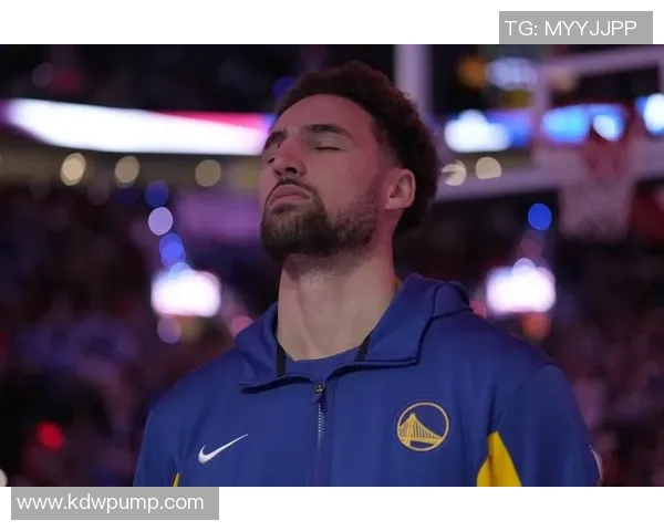 克莱汤普森的传奇篮球生涯与勇士队的辉煌成就回顾